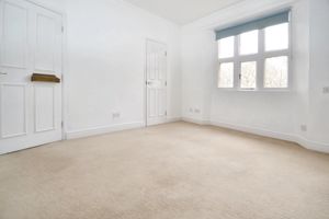 Lounge dining room (2)- click for photo gallery